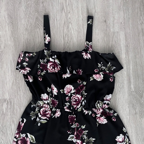 No Boundaries Junior's Black Floral Ruffled Jumpsuit Size XL - Picture 2 of 10